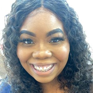 Meet your Posher, Whitney